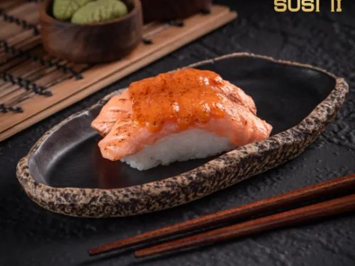 Aburi Salmon Mentai Nigiri