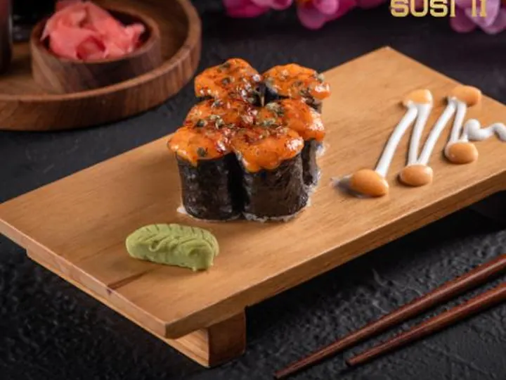 Salmon Mentai Maki