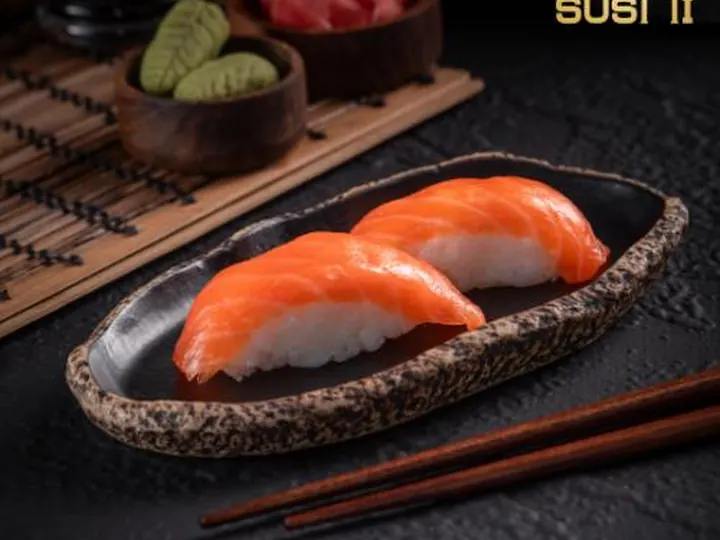 Salmon Nigiri